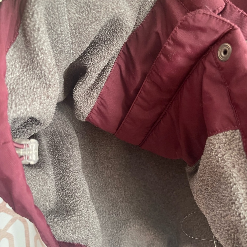L.L. Bean Women's Maroon Ski Jacket - Picture 4 of 4